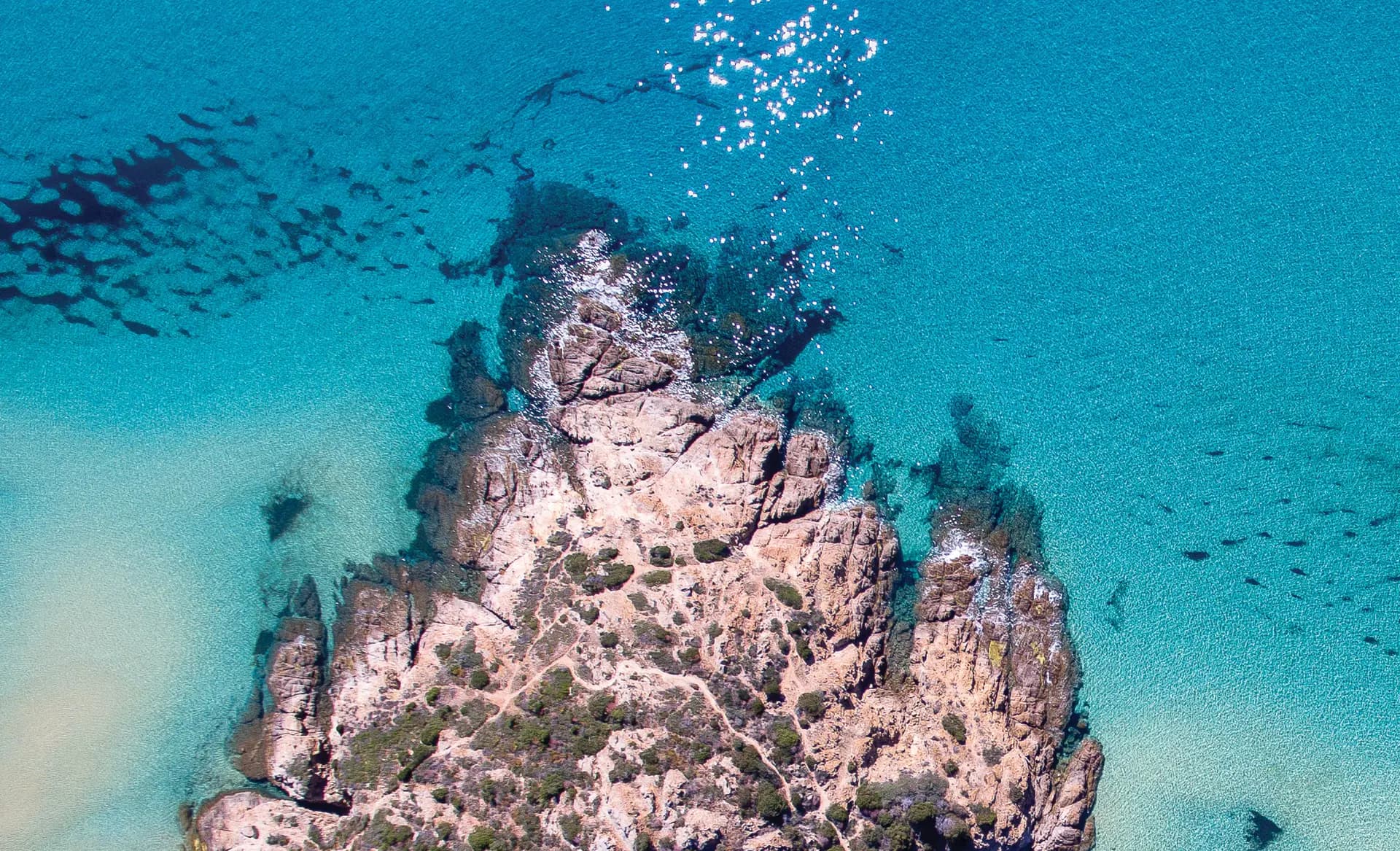 Mare della Sardegna meridionale - vista aerea